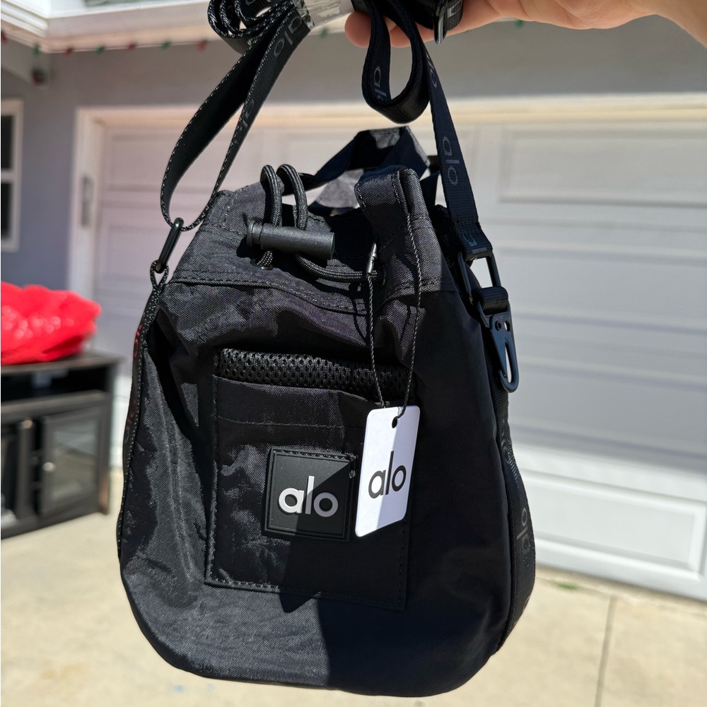 ALO Yoga Black Crossbody Bucket Bag - Picture 3 of 5